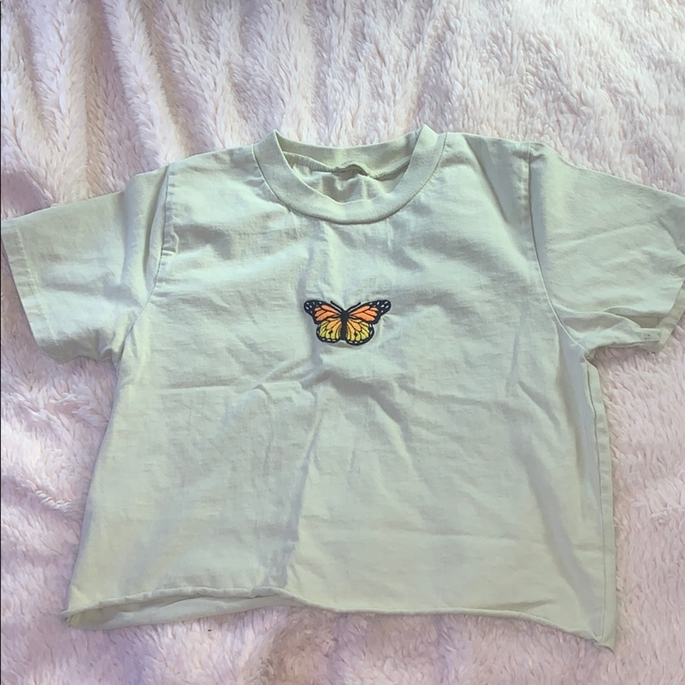 s cropped t shirt!!